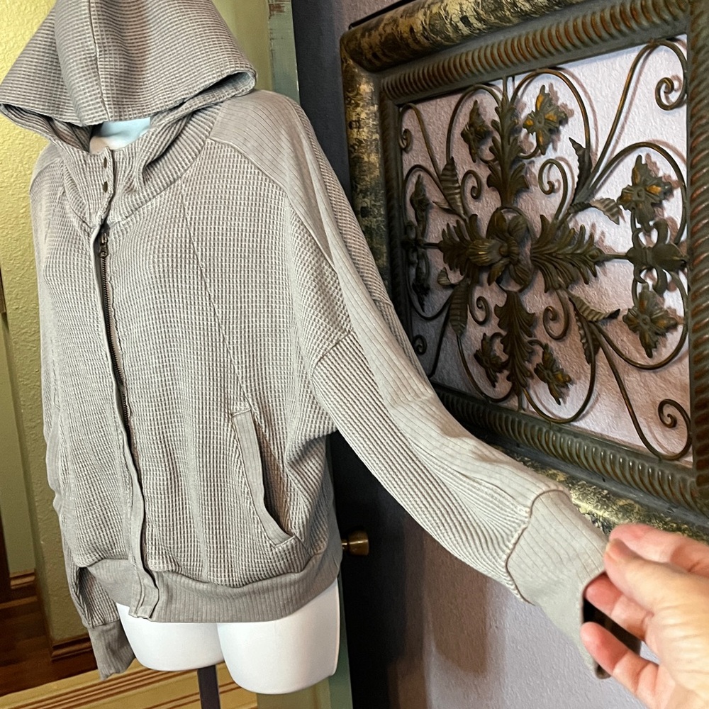 Blakeley Gray Hoodie- dolman sleeves, kangaroo pockets Sz S/M